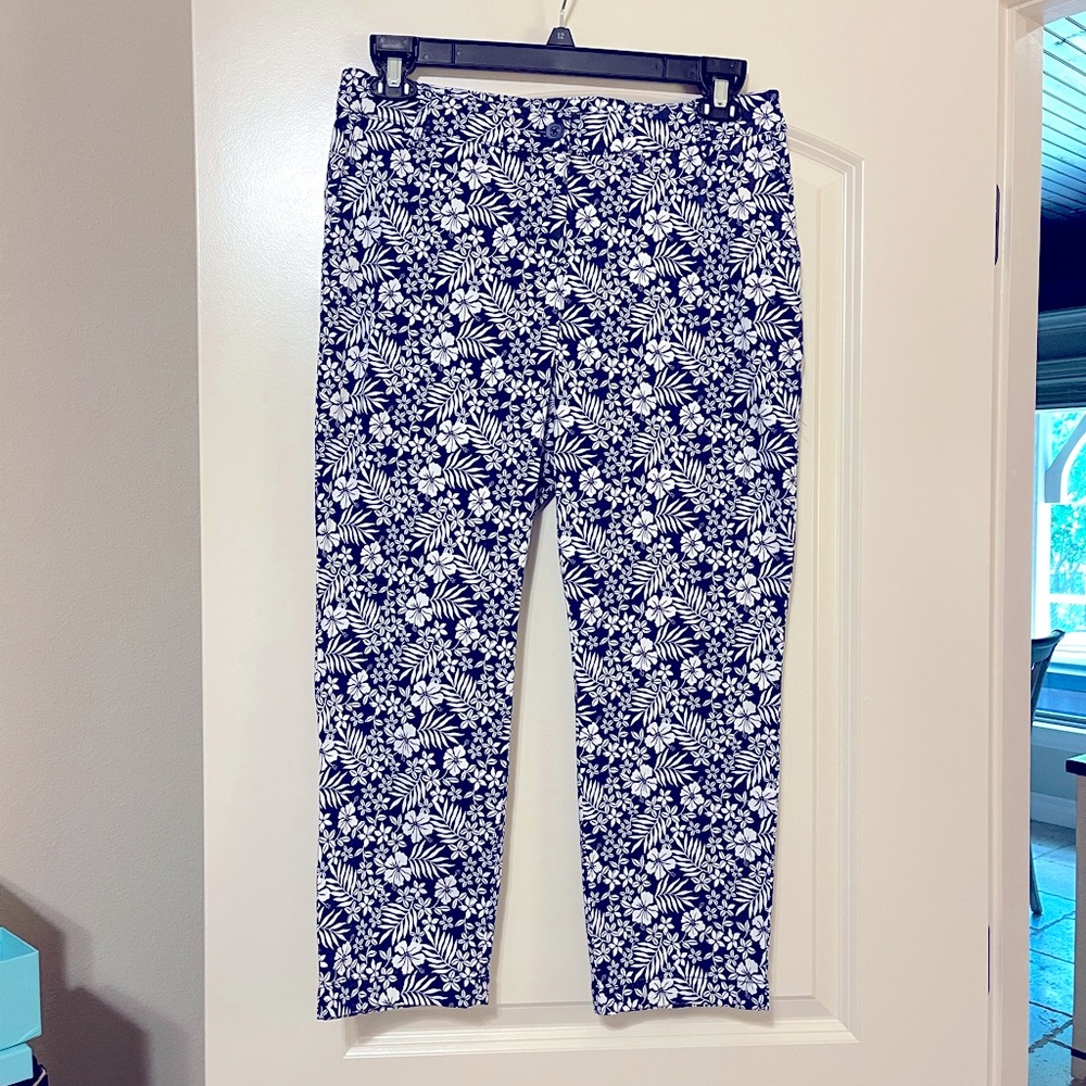Brand New Ladies Tommy Bahama Capris Pants 👖